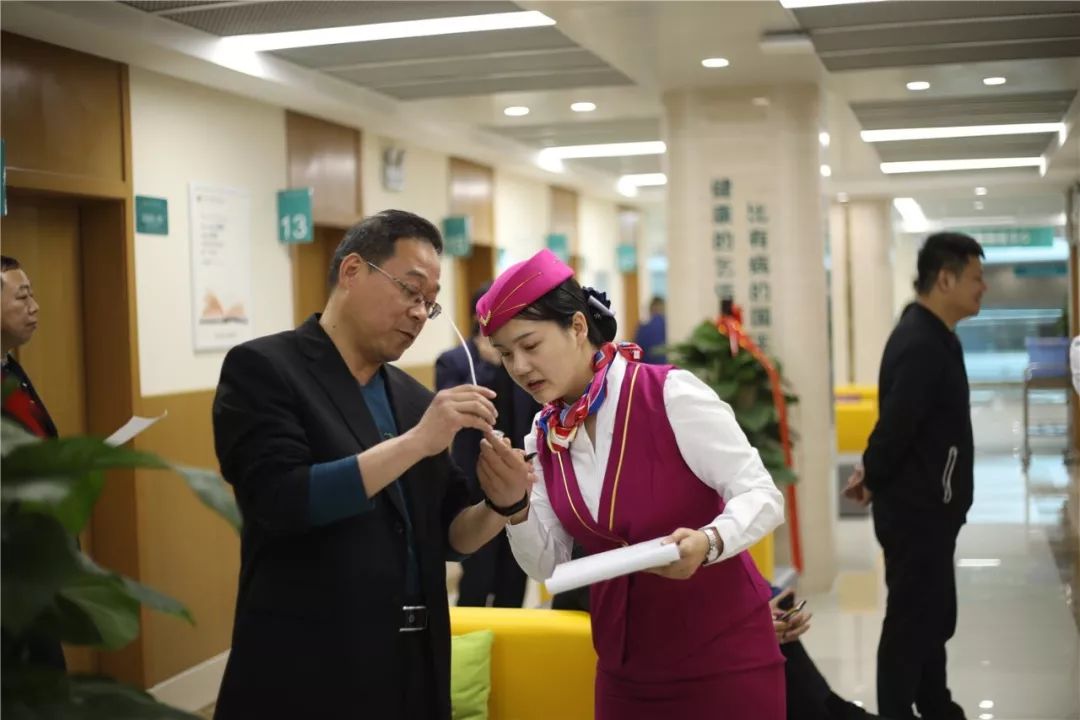 南宁24小时套医保卡(北京医保卡使用指南)